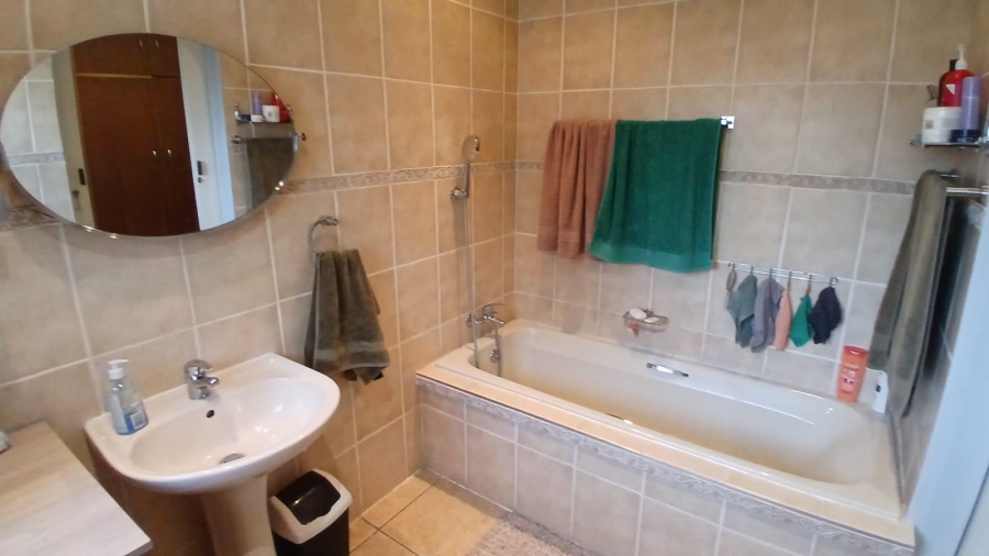 3 Bedroom Property for Sale in Fichardt Park Free State